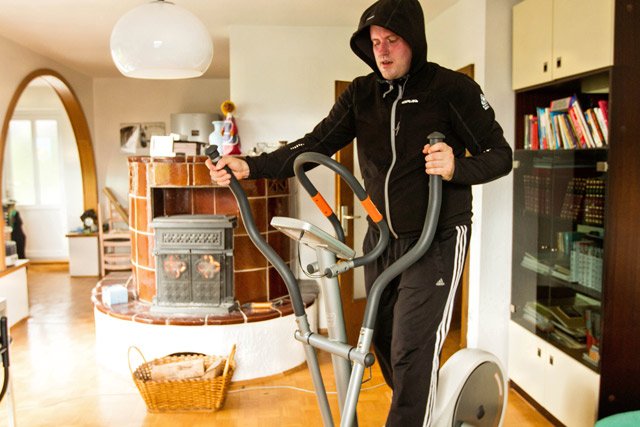 Exercising on the elliptic trainer in intense heat near furnace
